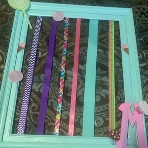 Custom sugar and spice bow holder